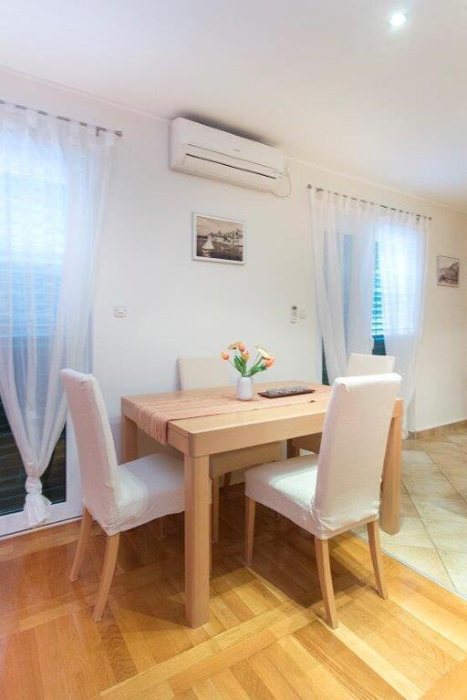 Dalma Residence Apartman Girandella Zaboric Exteriör bild